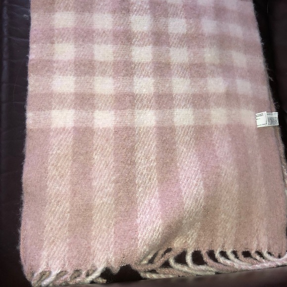 Pink blanket scarf! - Picture 3 of 3